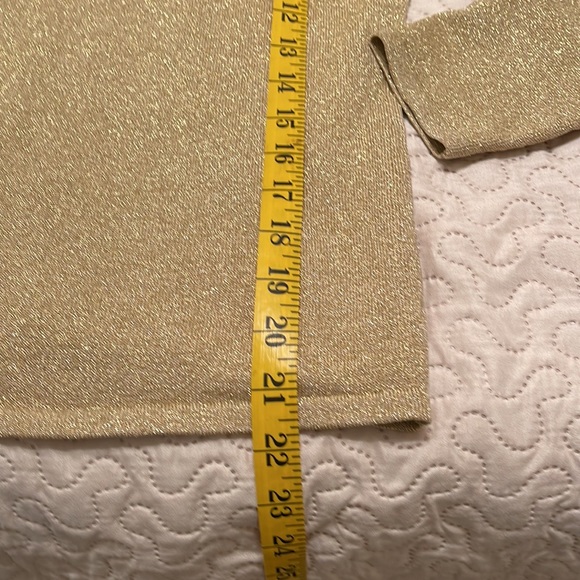 Express Stretch Gold Metallic Size Medium V Neck Top - Picture 7 of 10